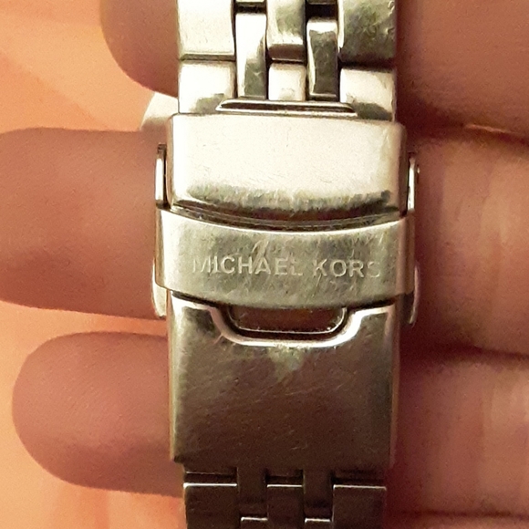 Michael Kors stainless steel silver watch - Picture 7 of 12